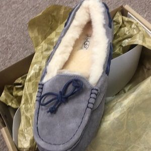 Uggs slippers